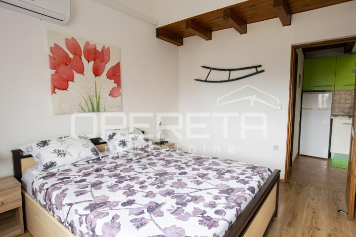 Apartmanska kuća uz more – bez troška vode i struje!