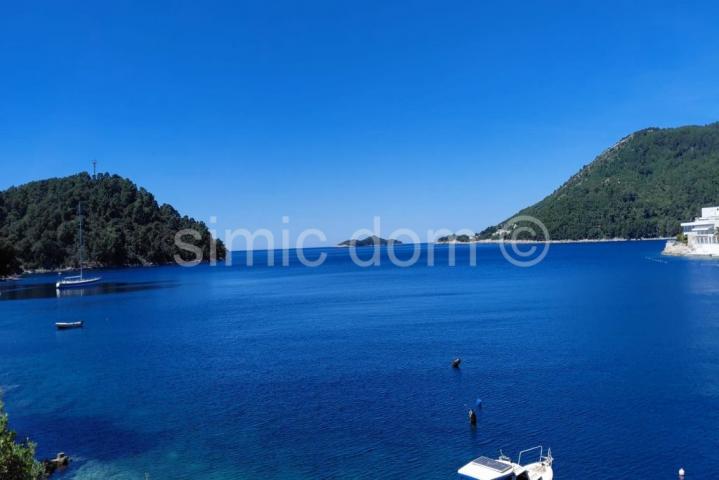 Vila drugi red do mora, Korčula