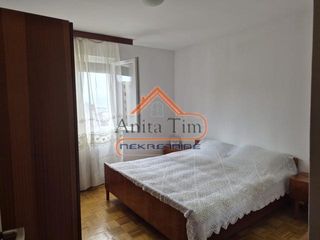 Pujanke - trosoban stan s dvije loggie 77.00 m2