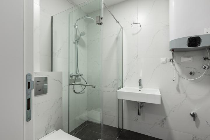 One bedroom apartment in Becici with a sea view