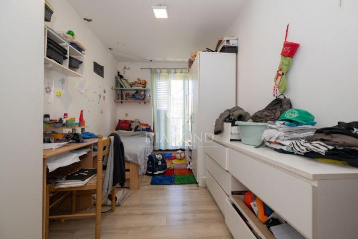 PRILIKA! Rovinj, dvoetažni stan na odličnoj lokaciji blizu grada i plaža