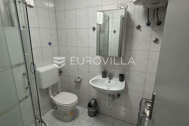 Medulin, apartmanska kuća sa sedam stanova na mirnoj lokaciji