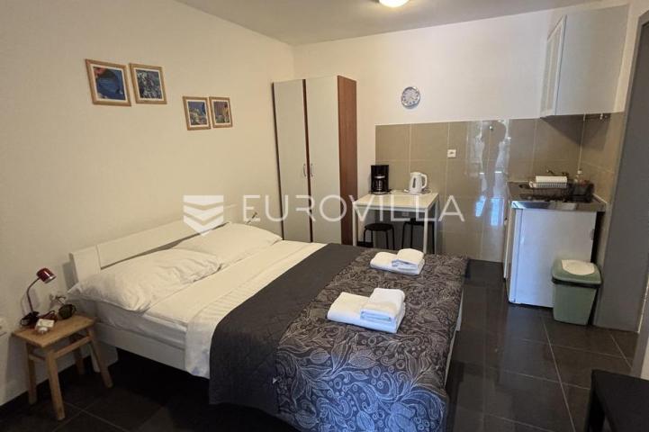 Medulin, apartmanska kuća sa sedam stanova na mirnoj lokaciji