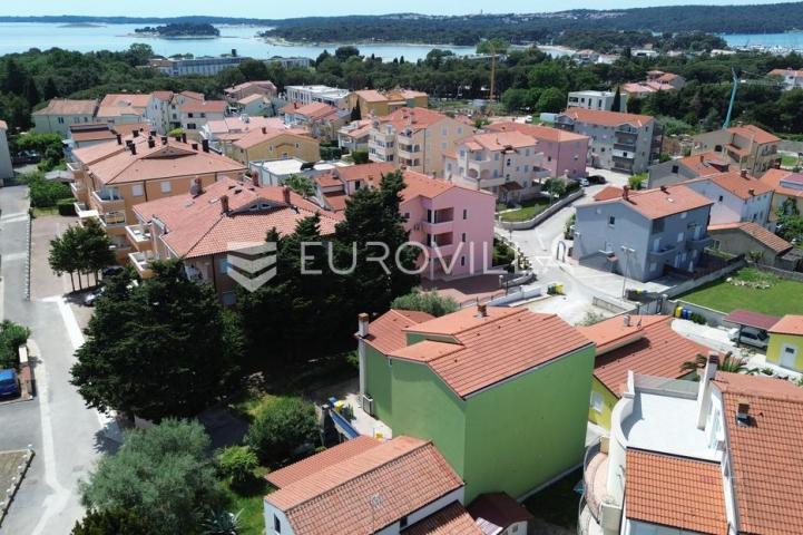 Medulin, apartmanska kuća sa sedam stanova na mirnoj lokaciji