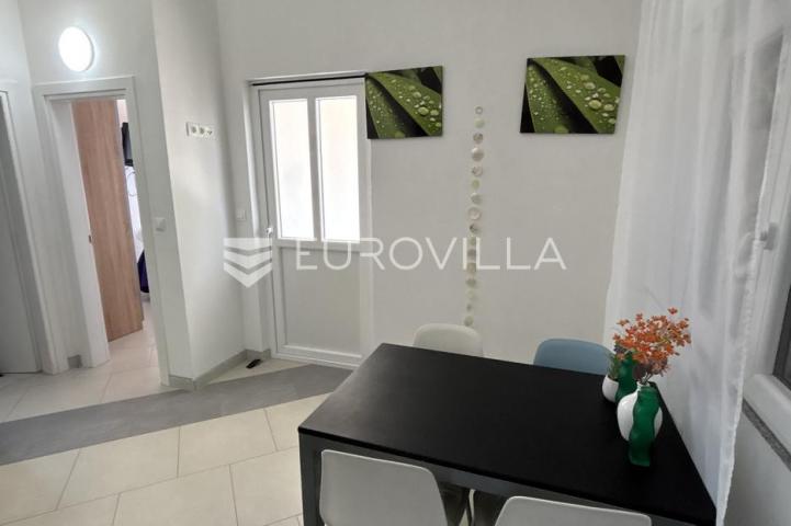 Medulin, apartmanska kuća sa sedam stanova na mirnoj lokaciji