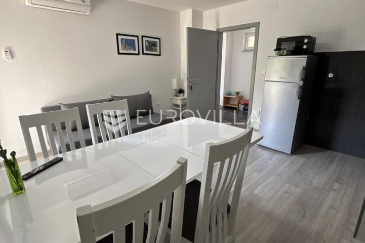 Medulin, apartmanska kuća sa sedam stanova na mirnoj lokaciji