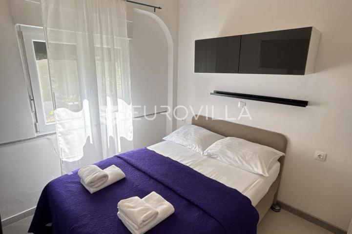 Medulin, apartmanska kuća sa sedam stanova na mirnoj lokaciji