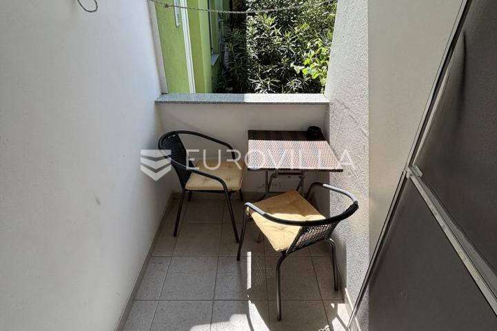 Medulin, apartmanska kuća sa sedam stanova na mirnoj lokaciji