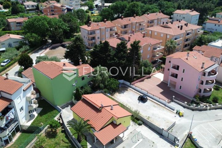 Medulin, apartmanska kuća sa sedam stanova na mirnoj lokaciji