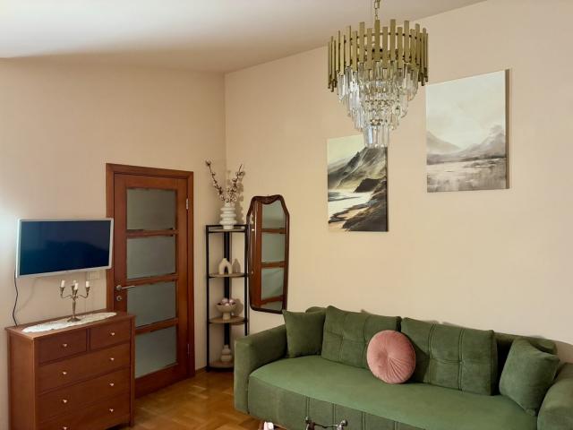 Lijepo namještena garsonjera, 37m2, Preko Morače, Podgorica