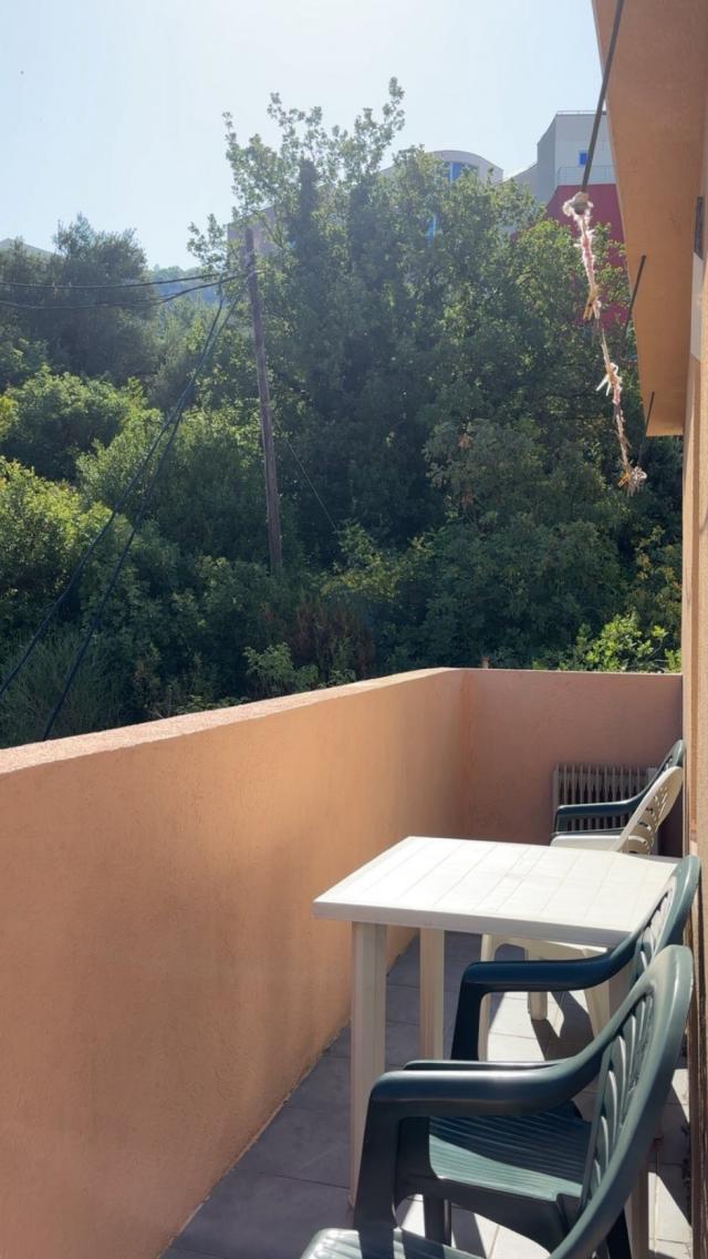 Izdaje se jednosoban stan Rafailovici