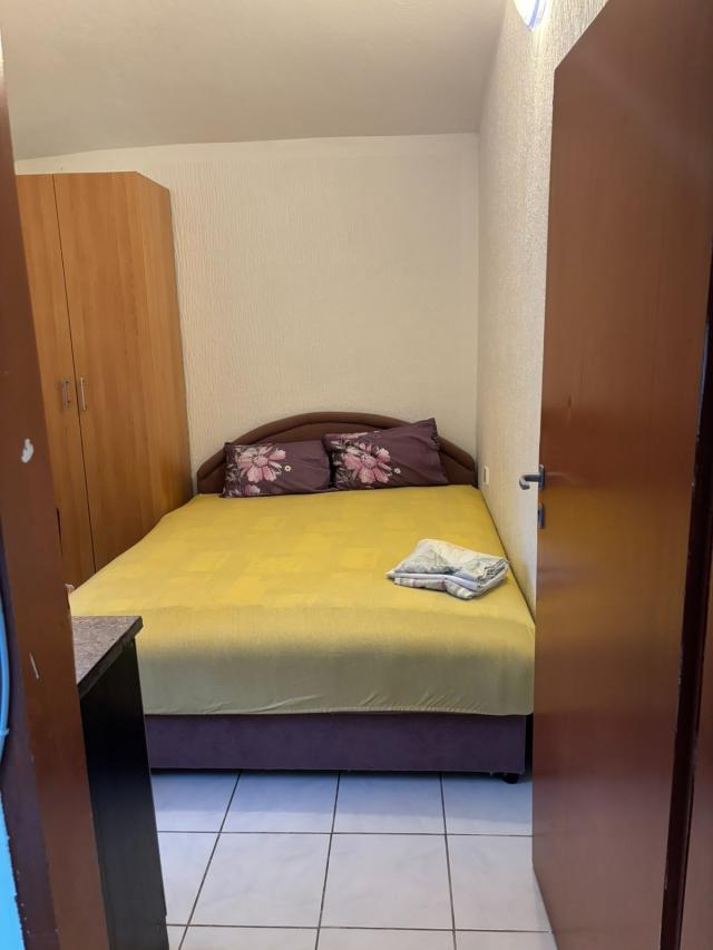 Izdaje se jednosoban stan Rafailovici