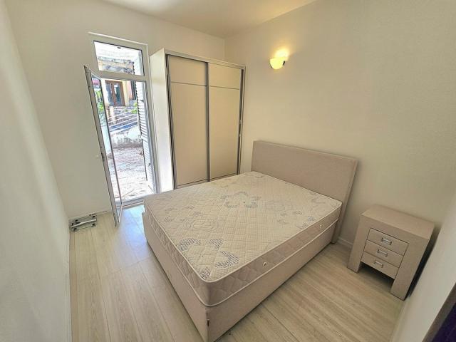 Renoviran dvosoban stan sa dvorištem, Golubovina, Budva