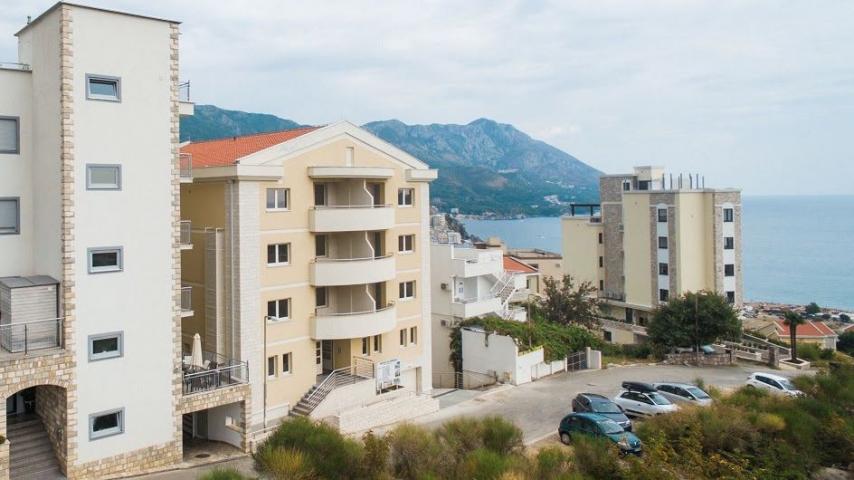 Nov jednosoban stan (45m2) sa pogledom na more u kompleksu sa bazenom, Bečići, Ivanovići. 