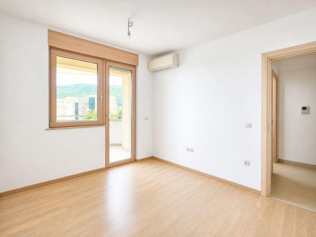 Nov jednosoban stan (45m2) sa pogledom na more u kompleksu sa bazenom, Bečići, Ivanovići. 
