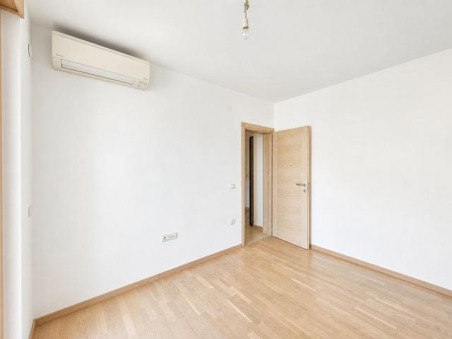 Nov jednosoban stan (45m2) sa pogledom na more u kompleksu sa bazenom, Bečići, Ivanovići. 