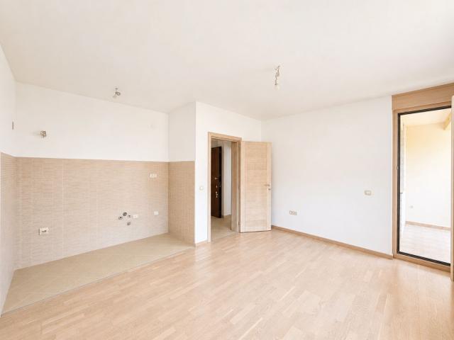 Nov jednosoban stan (45m2) sa pogledom na more u kompleksu sa bazenom, Bečići, Ivanovići. 