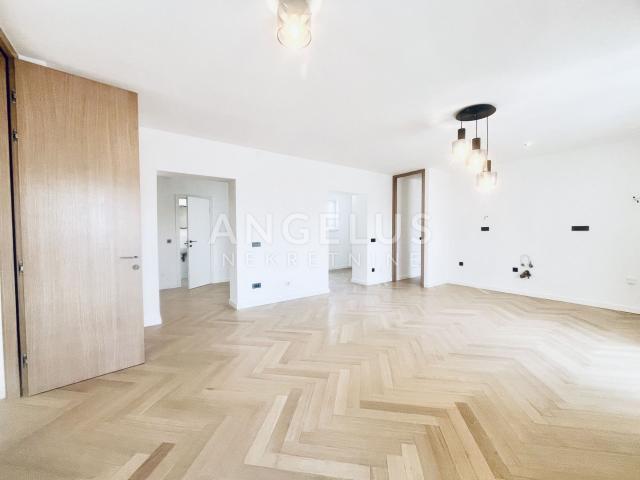 Zagreb, Cvjetni trg- renovirani stan za prodaju, 82 m2