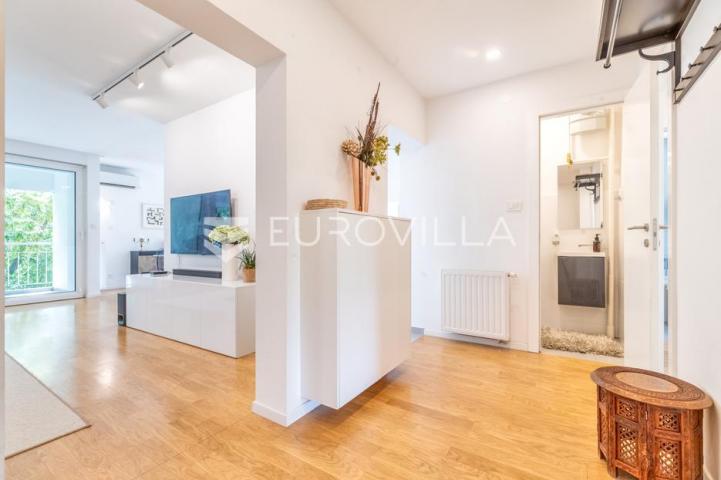 Ravnice prekrasan namješten četverosoban stan 120 m²