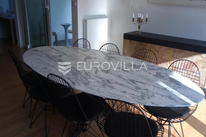 Ravnice prekrasan namješten četverosoban stan 120 m²