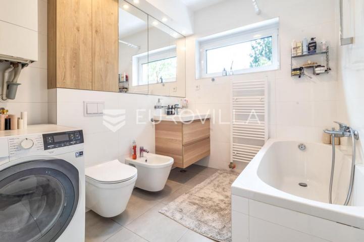 Ravnice prekrasan namješten četverosoban stan 120 m²