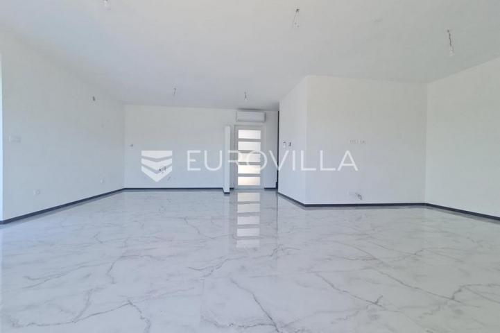 Vir, luksuzna vila s bazenom i krovnom terasom, pogled na more iz svih prostorija