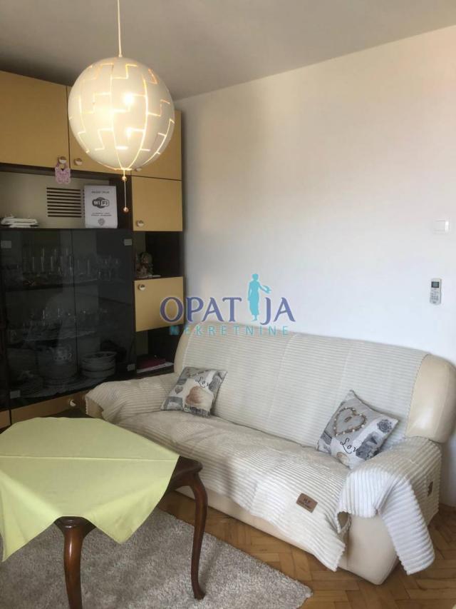 Opatija centar - stan sa 2 balkona i prekrasnim pogledom