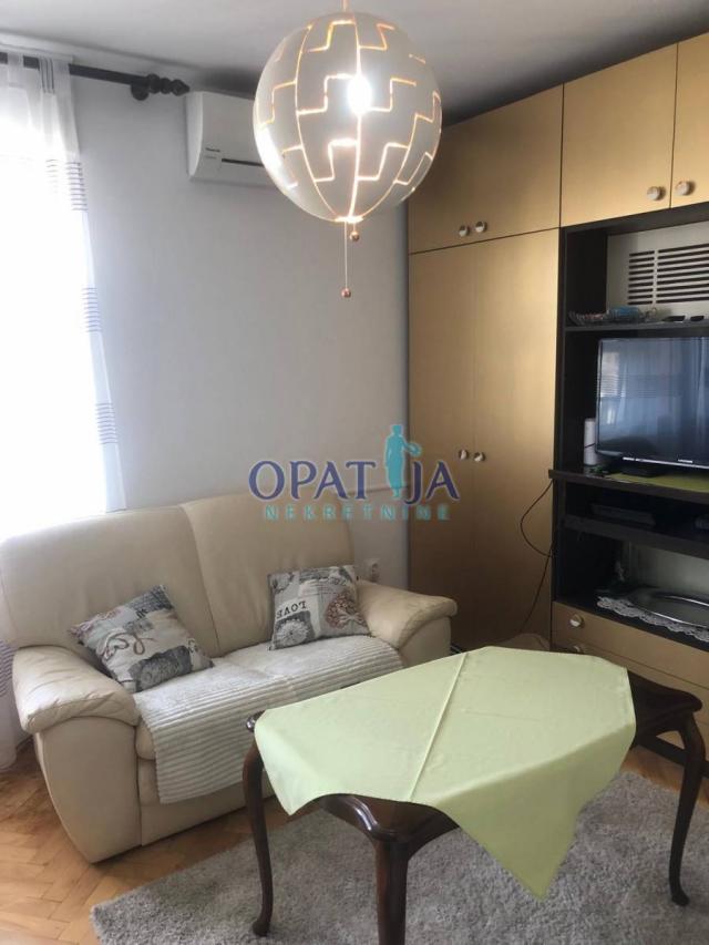 Opatija centar - stan sa 2 balkona i prekrasnim pogledom