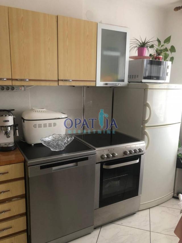 Opatija centar - stan sa 2 balkona i prekrasnim pogledom