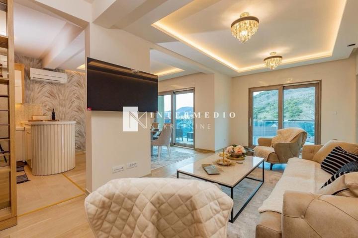 Penthouse na prodaju u Pržnu, Crna Gora – Pogled na more i rooftop bazen