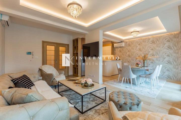 Penthouse na prodaju u Pržnu, Crna Gora – Pogled na more i rooftop bazen