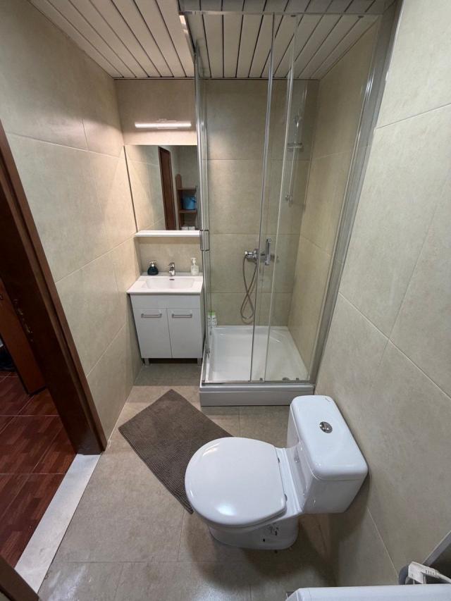 Namesten jednosoban stan 55m2 u Budvi (Na duzi period, dostupan od 01.08.2026)