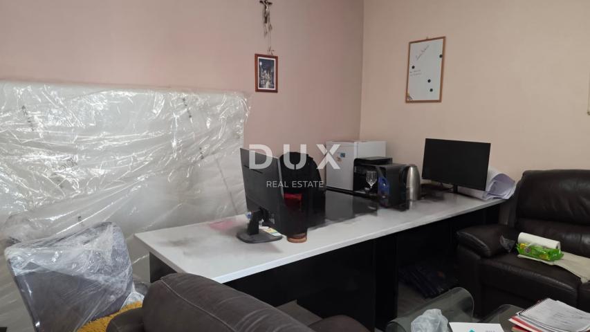 RIJEKA, SUŠAK - Poslovni prostor+dvije garsonijere,  blizu centra grada, 240m2