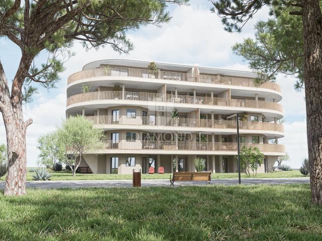 Umag, centar! Moderan stan u prizemlju!