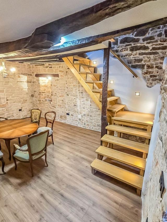 Buje, obnovljena kuća u blizini Grožnjana!