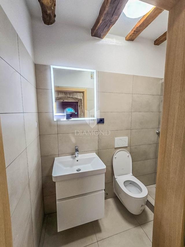 Buje, obnovljena kuća u blizini Grožnjana!