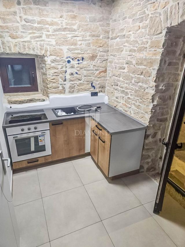 Buje, obnovljena kuća u blizini Grožnjana!