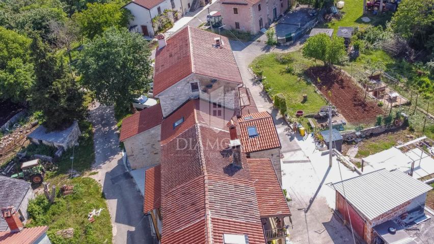 Buje, obnovljena kuća u blizini Grožnjana!
