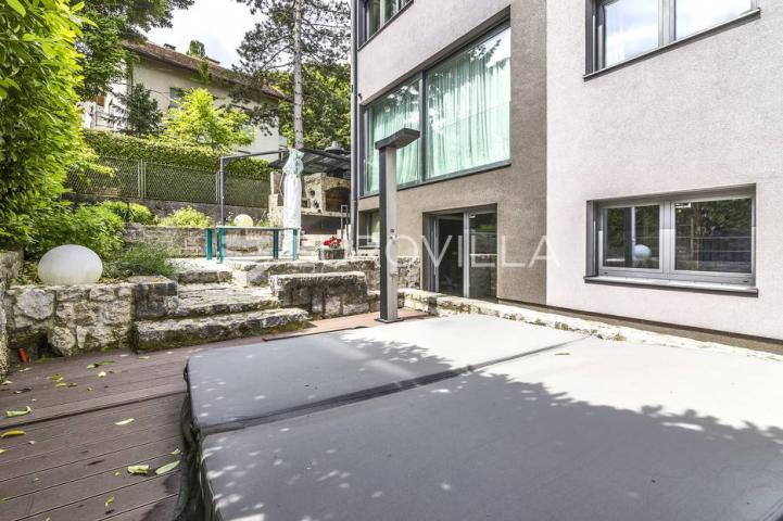 Zagreb, Mlinovi, moderna luksuzna vila 500 m²