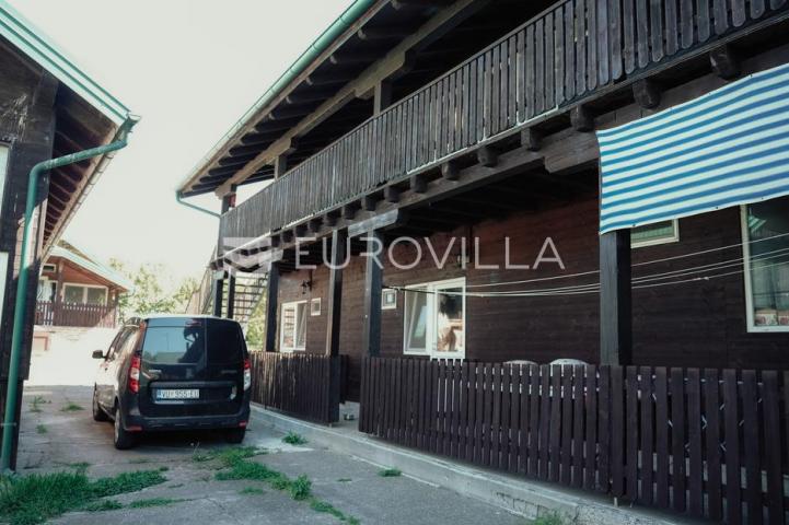Ilok, Šarengrad, Imanje uz samu obalu Dunava s vlastitim pristupom rijeci