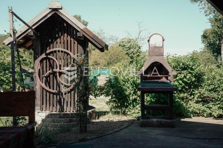 Ilok, Šarengrad, Imanje uz samu obalu Dunava s vlastitim pristupom rijeci