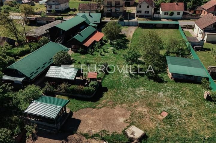 Ilok, Šarengrad, Imanje uz samu obalu Dunava s vlastitim pristupom rijeci