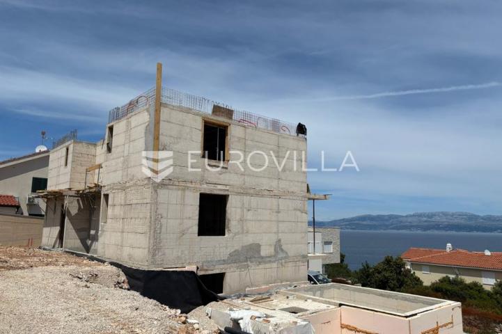 Šolta, Stomorska, dvosoban troetažan stan s pogledom na more