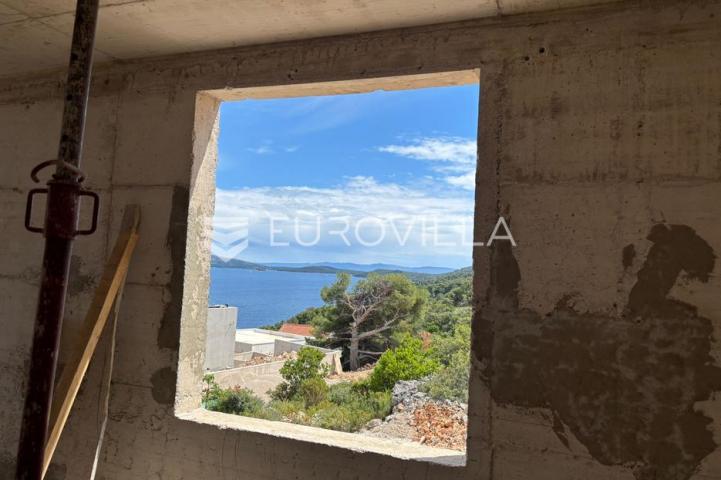 Šolta, Stomorska, dvosoban troetažan stan s pogledom na more
