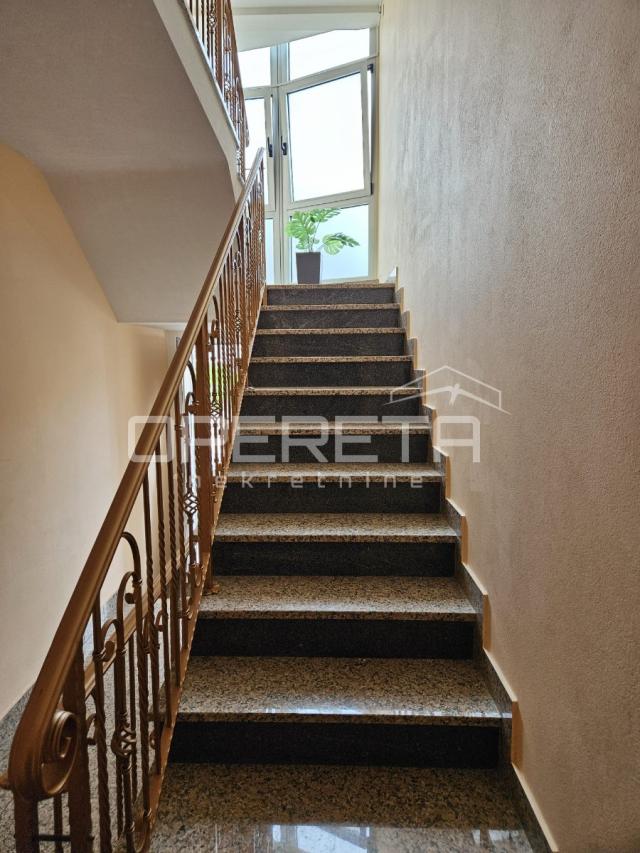 Dvosobni stan s pogledom na more, Rogoznica
