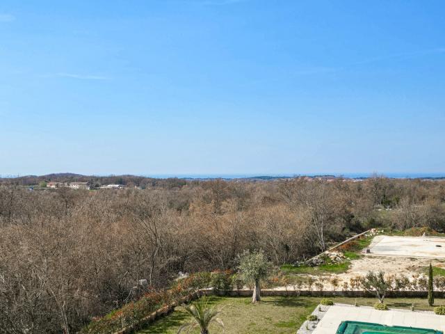 Istra, okolica Poreča – kuća u nizu s vrtom i pogledom na more