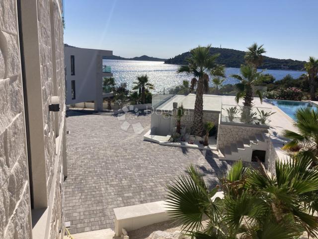 LUXURY PRIVATE APARTMENT BY THE SEA