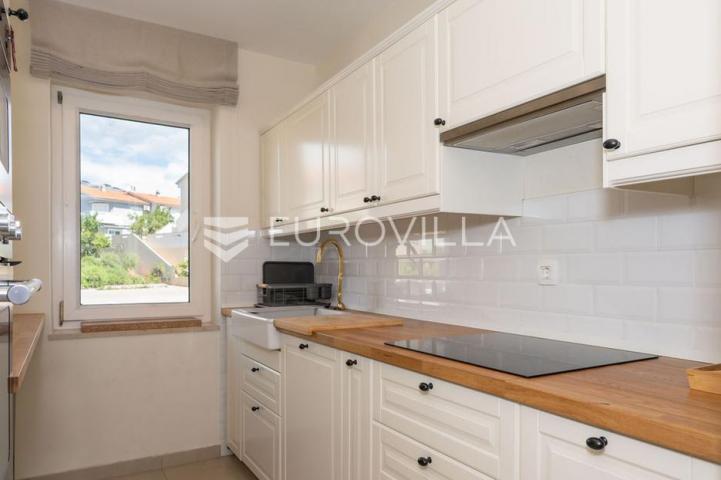 Krk, Grad Krk, stan 70 m², garaža 20 m²