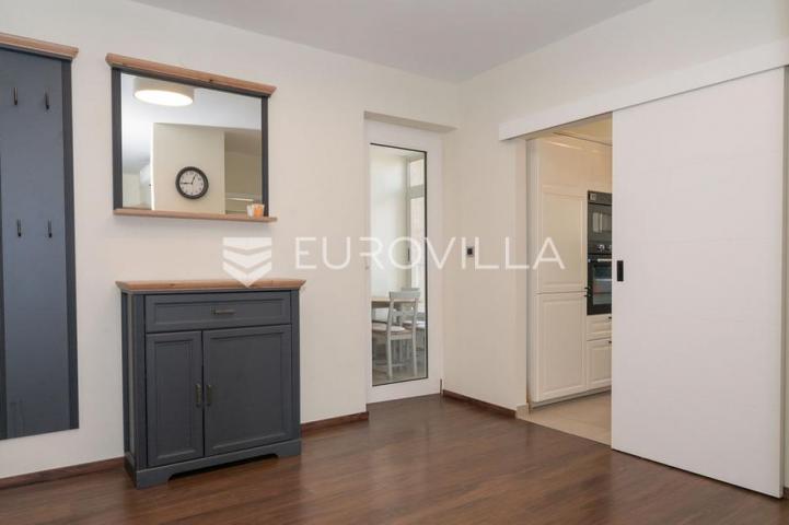 Krk, Grad Krk, stan 70 m², garaža 20 m²