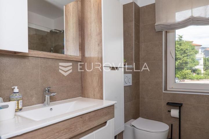 Krk, Grad Krk, stan 70 m², garaža 20 m²